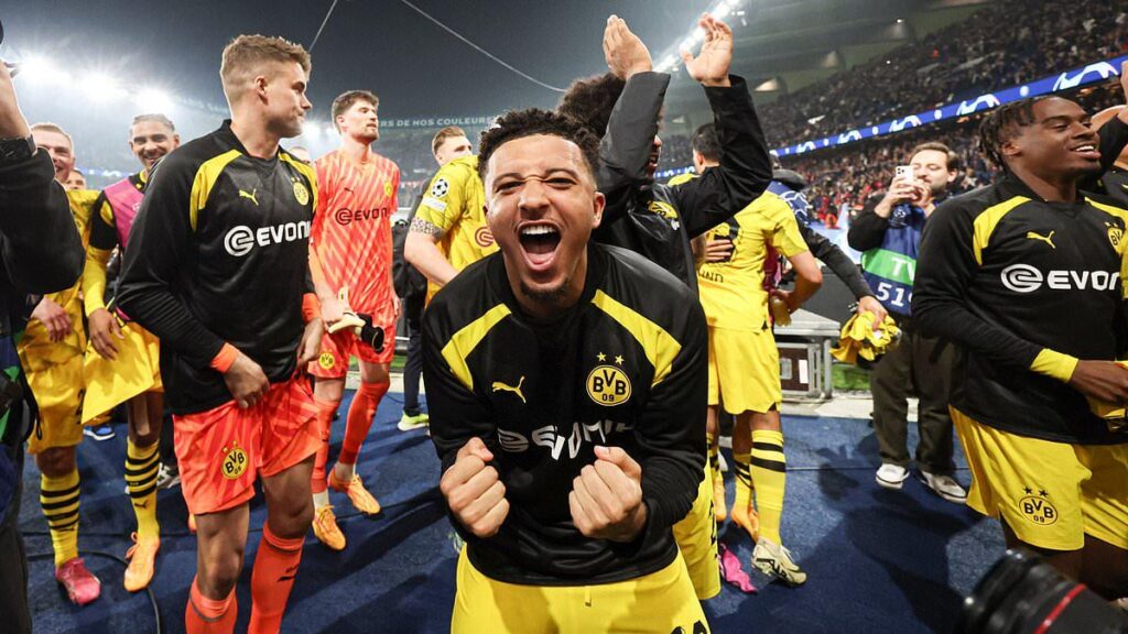 [Chris Wheeler] Martinez set to miss Villa:  Lisandro Martinez is expected to miss United’s crucial top-four clash with Aston Villa at Old Trafford on Sunday after taking longer than initially hoped to recover from a calf strain.