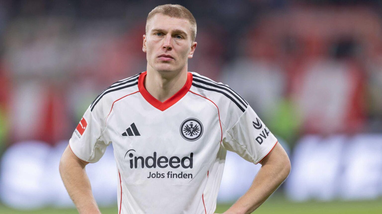 Eintracht-Spieler Rasmus Kristensen spricht über Depressionen: "Es war nicht nur eine Fußballdepression. Ich habe früher auch menschliche Depressionen gehabt. Ich habe das Vertrauen verloren, dass ich im Fußball Spaß haben könnte oder einen Verein finden kann, wo ich mich wohlfühle."