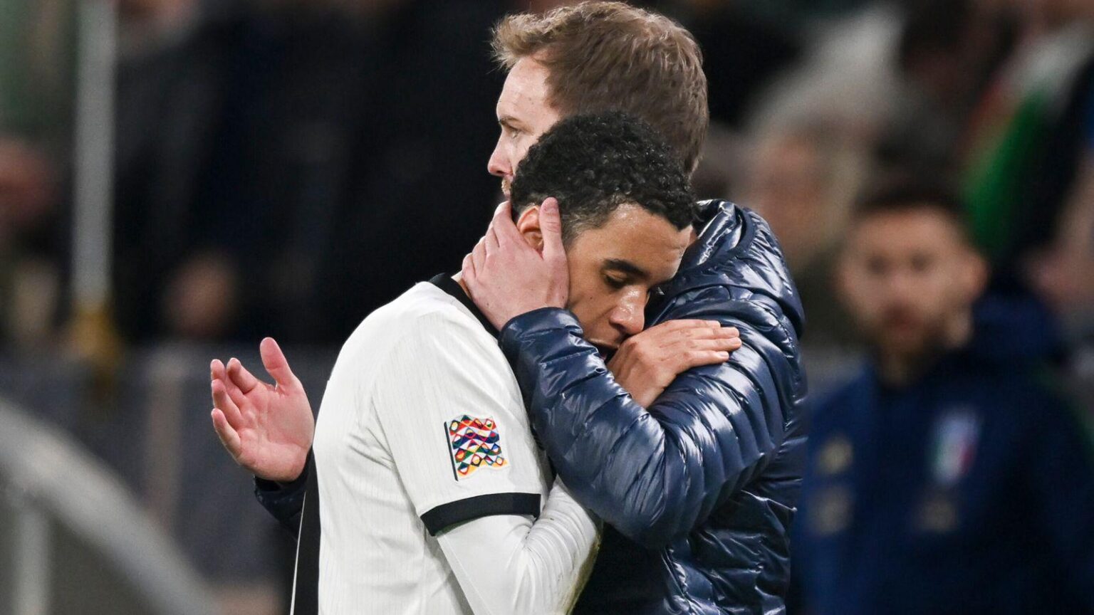 Nagelsmann über Musialas Situation bei der Nationalmannschaft: "Er hat nicht mehr so viel Zeit. Das steht außer Frage [...] Jamal muss, wie alle anderen auch, wenn er spielen will, schon bei 100 Prozent sein."