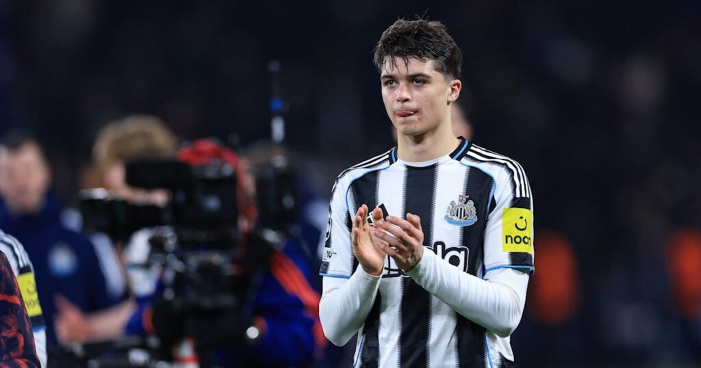 Lewis Miley receives North East Football Writers’ Association Young Men’s Player of the Year award Lewis Miley receives North East Football Writers’ Association Young Men's Player of the Year award