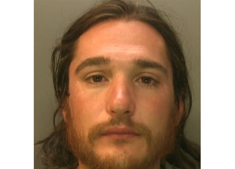 Police search for man convicted of stalking his ex – Brighton and Hove News