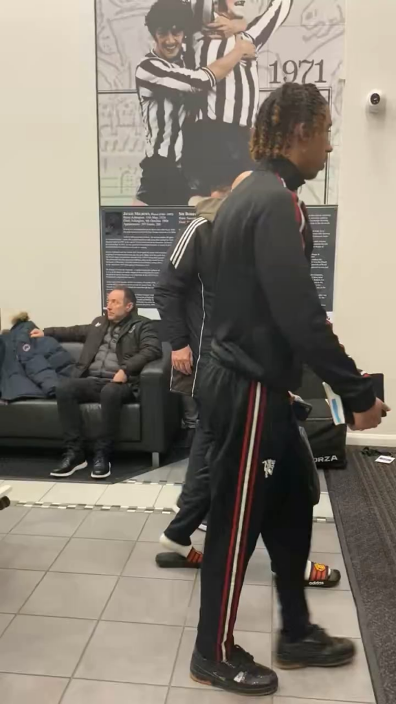 [Katherine Walsh] Noussair Mazraoui not looking comfortable walking out of St James’ Park