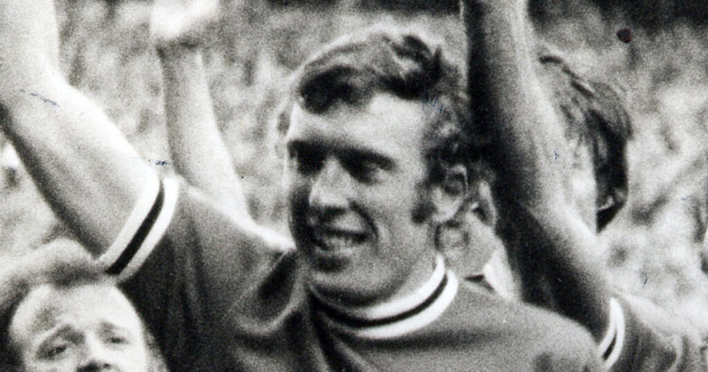 Mick Jones to be presented with Lifetime Achievement award & Heritage Cap