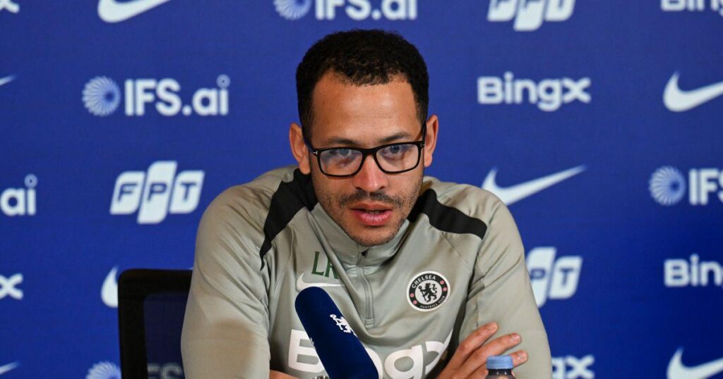 [FootballLondon] Liam Rosenior on red cards: "It needs to improve. My job is to create a culture of accountability. If you make a mistake, you have to hold your hands up to make sure it never happens again. I need to see an improvement in the behaviour now. It's not just Pedro Neto."