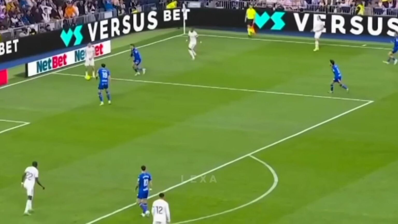 1:51 minutes of Arda Guler playing quickly with intent. Whosoever has inculcated in his mind that he needs to always play “Safe” HATES Real Madrid.