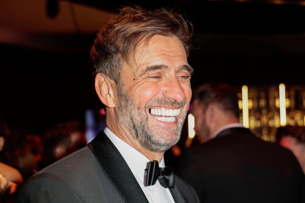 [Sky Sports] Jürgen Klopp wants to return to coaching. Months after joining Red Bull, he already misses daily coaching work. If he returns to club football, Real Madrid is most likely. He rules out other Premier League clubs out of loyalty to Liverpool. The German national team is also a possibility