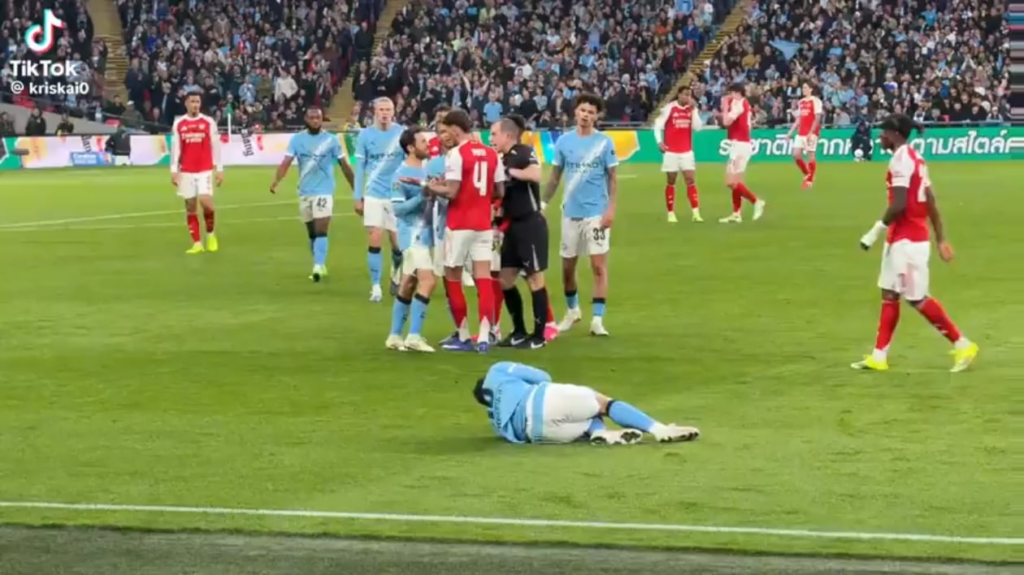 Dude is too nonchalant 😭