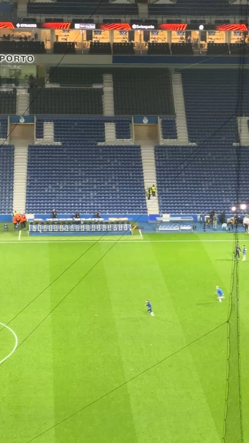 FC Porto x VfB Stuttgart - Victor Froholdt 140+15' (Great Run)