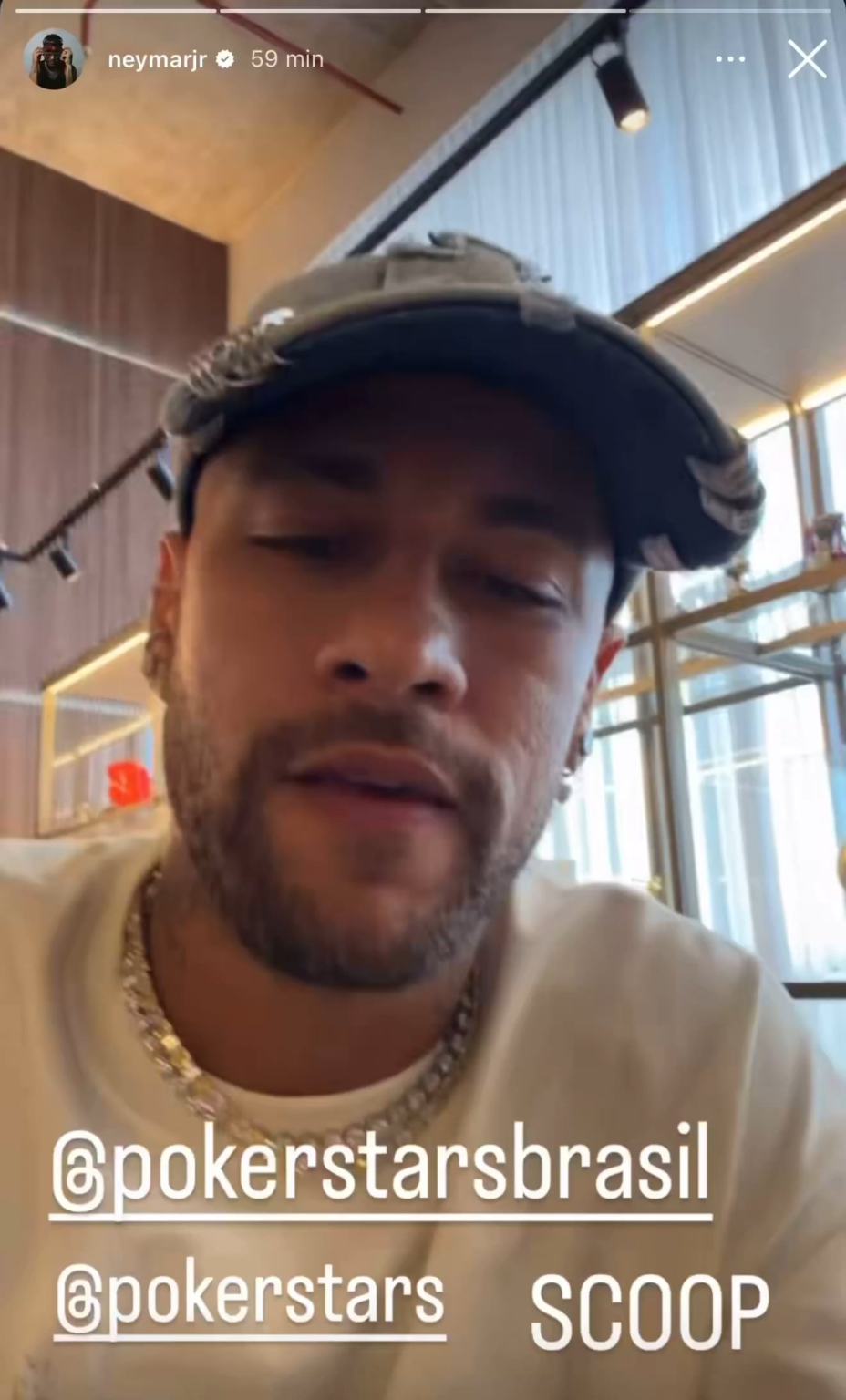 Neymar se pronuncia após notícia de Leo Dias de que o craque teria jogado 16 horas de pôquer de sexta-feira a domingo:

“Estou muito feliz com a minha performance.”