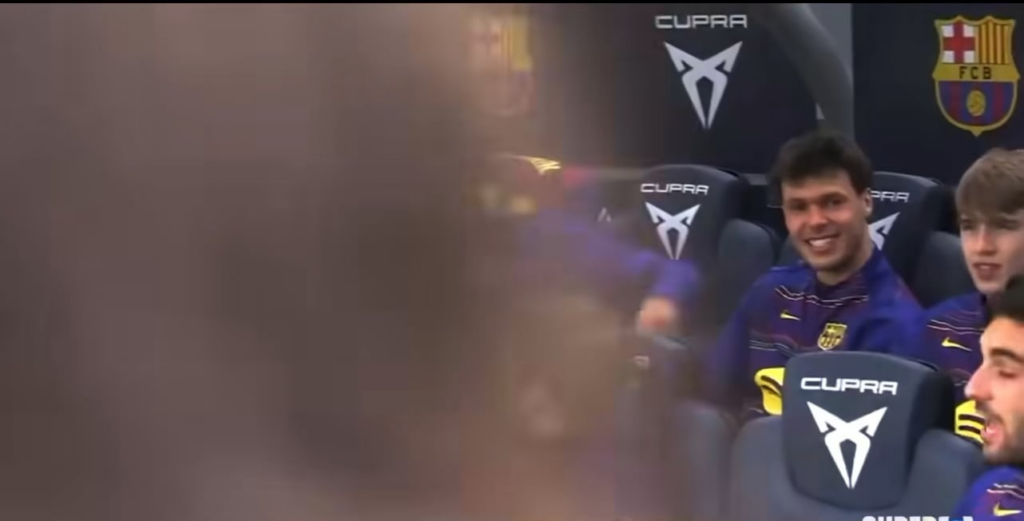 Lamine Yamal joking in the bench vs Villareal telling the cameraman to film all of his teammates