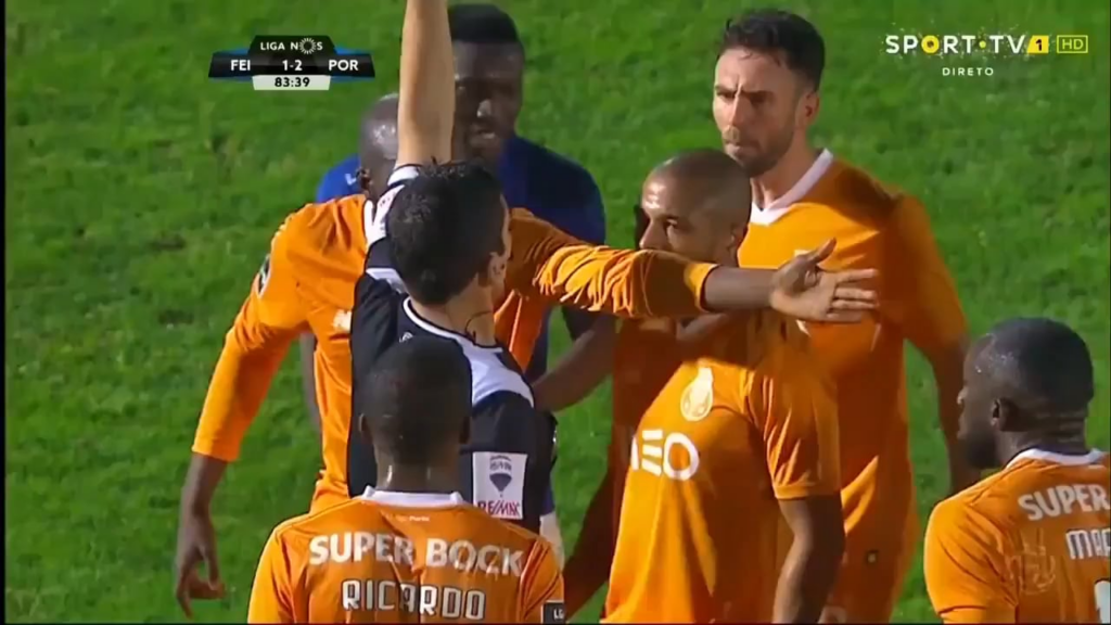 Brahimi, dá aí um spoiler de como vai acabar a Liga.