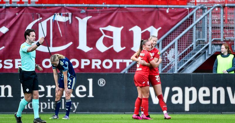 Liv Pennock maakt transfer van Twente V1 naar jeugdopleiding Barcelona: "Tot dat moment daar is..."