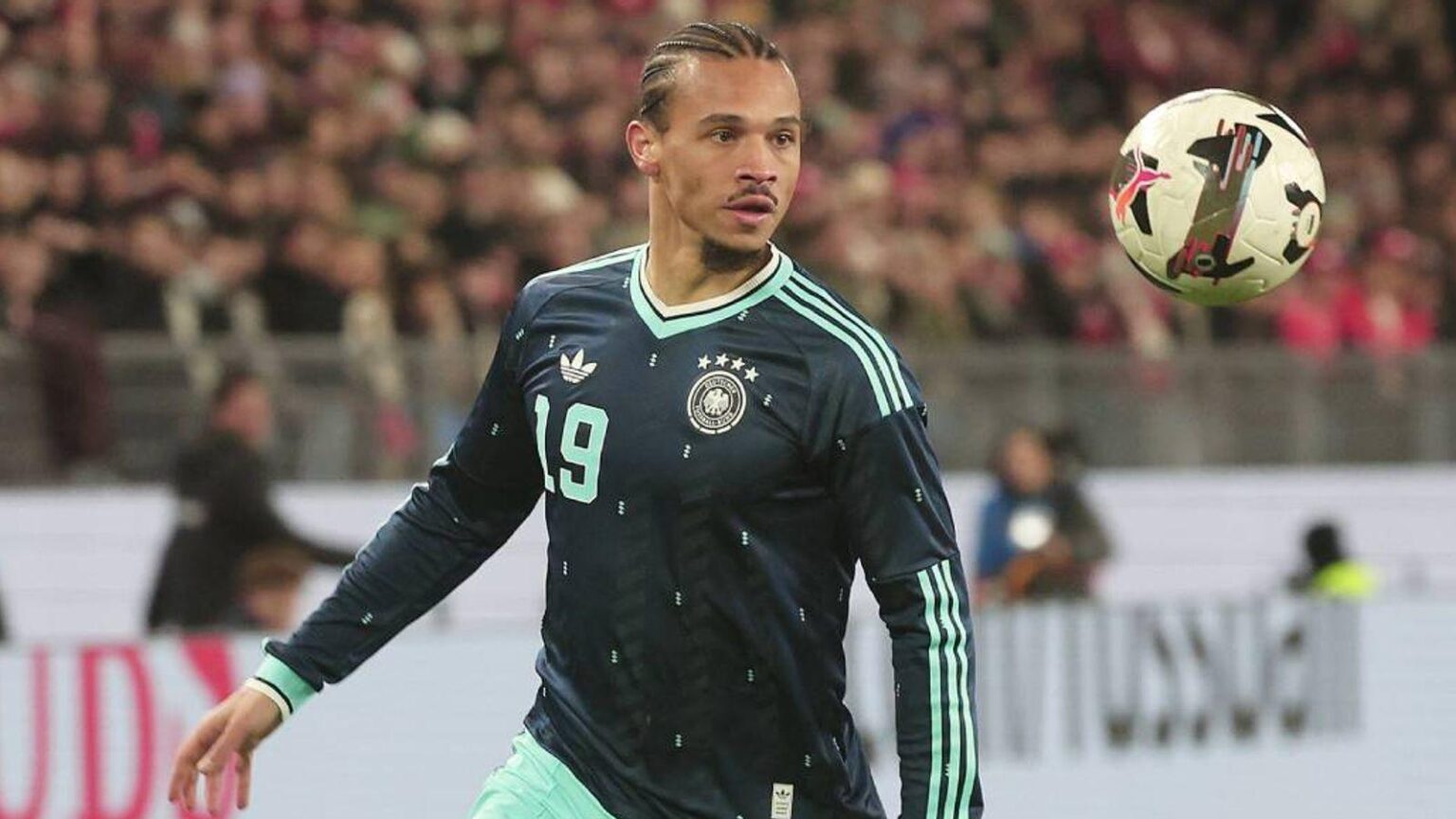 Julian Nagelsmann spricht über WM-Chancen von Leroy Sané & nimmt ihn die Pflicht