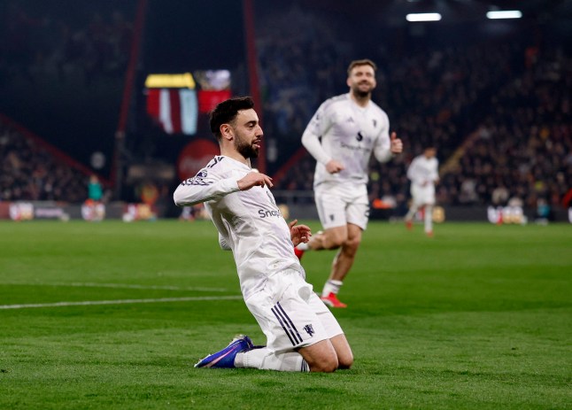 Soccer Football - Premier League - AFC Bournemouth v Manchester United - Vitality Stadium, Bournemouth, Britain - March 20, 2026 Manchester United's Bruno Fernandes celebrates scoring their first goal Action Images via Reuters/Andrew Couldridge EDITORIAL USE ONLY. NO USE WITH UNAUTHORIZED AUDIO, VIDEO, DATA, FIXTURE LISTS, CLUB/LEAGUE LOGOS OR 'LIVE' SERVICES. ONLINE IN-MATCH USE LIMITED TO 120 IMAGES, NO VIDEO EMULATION. NO USE IN BETTING, GAMES OR SINGLE CLUB/LEAGUE/PLAYER PUBLICATIONS. PLEASE CONTACT YOUR ACCOUNT REPRESENTATIVE FOR FURTHER DETAILS..