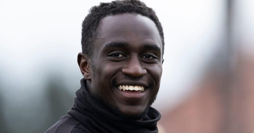 Bottom 6 no hopers Aberdeen sign St Mirren reject Elvis Bwomono