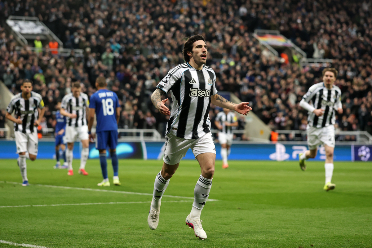 NEWCASTLE UPON TYNE, ENGLAND - FEBRUARY 24: Sandro Tonali of Newcastle United celebrates scoring his team's first goal during the UEFA Champions League 2025/26 League Knockout Play-off Second Leg match between Newcastle United FC and Qarabag FK at St James' Park on February 24, 2026 in Newcastle upon Tyne, England. (Photo by Carl Recine/Getty Images)