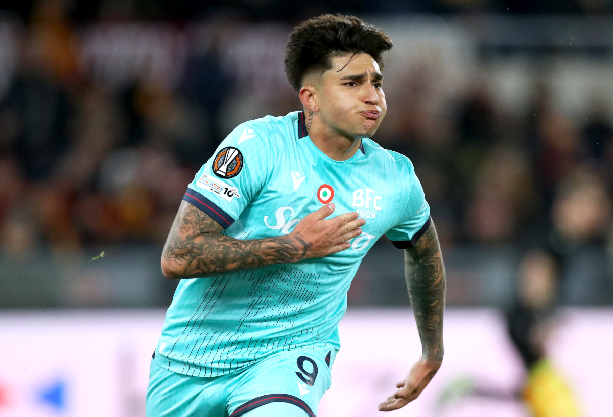 ROME, ITALY - MARCH 19: Santiago Castro of Bologna celebrates scoring his team's third goal during the UEFA Europa League 2025/26 Round of 16 Second Leg match between AS Roma and Bologna FC 1909 at Stadio Olimpico on March 19, 2026 in Rome, Italy. (Photo by Paolo Bruno/Getty Images)