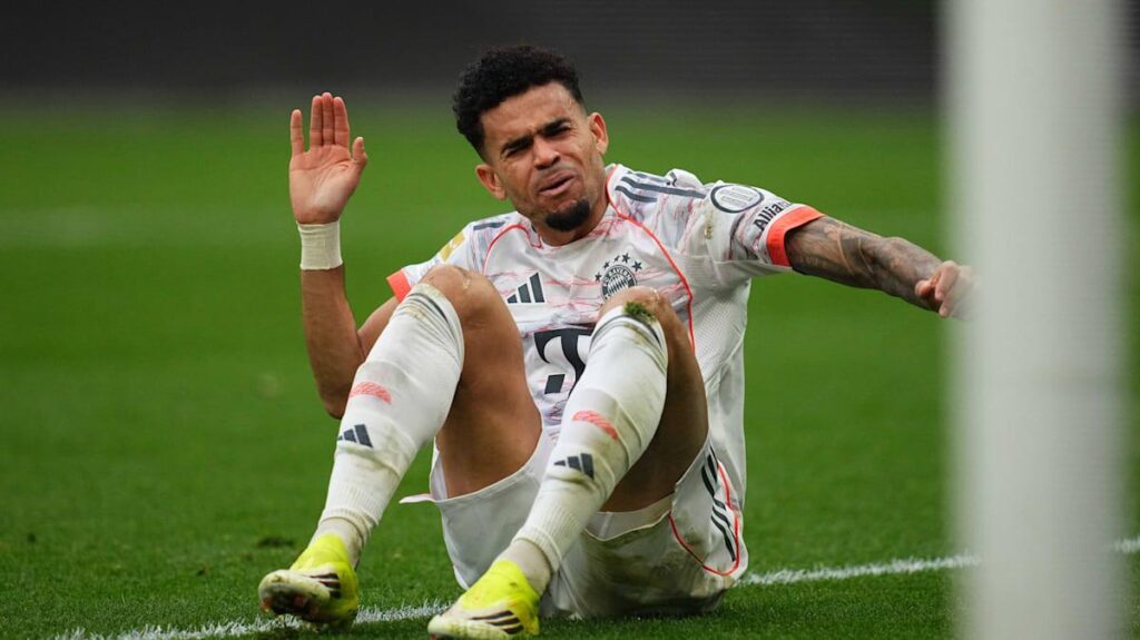 Dingert gesteht Fehler ein: Luis Diaz hätte nicht Gelb-Rot sehen dürfen