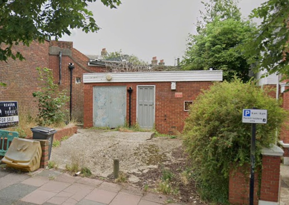 Abandoned police box to become two-bedroom home – Brighton and Hove News Abandoned police box to become two-bedroom home – Brighton and Hove News