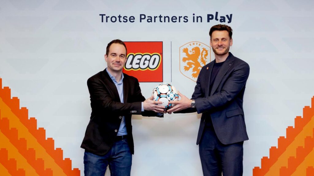 De LEGO Groep en KNVB starten meerjarige samenwerking als Trotse Partners in Play