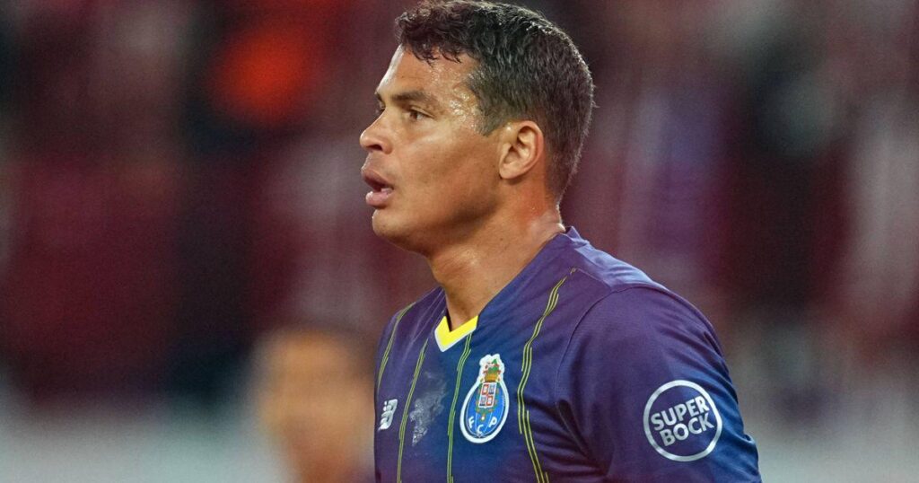 FC Porto: Thiago Silva de luto pela mãe