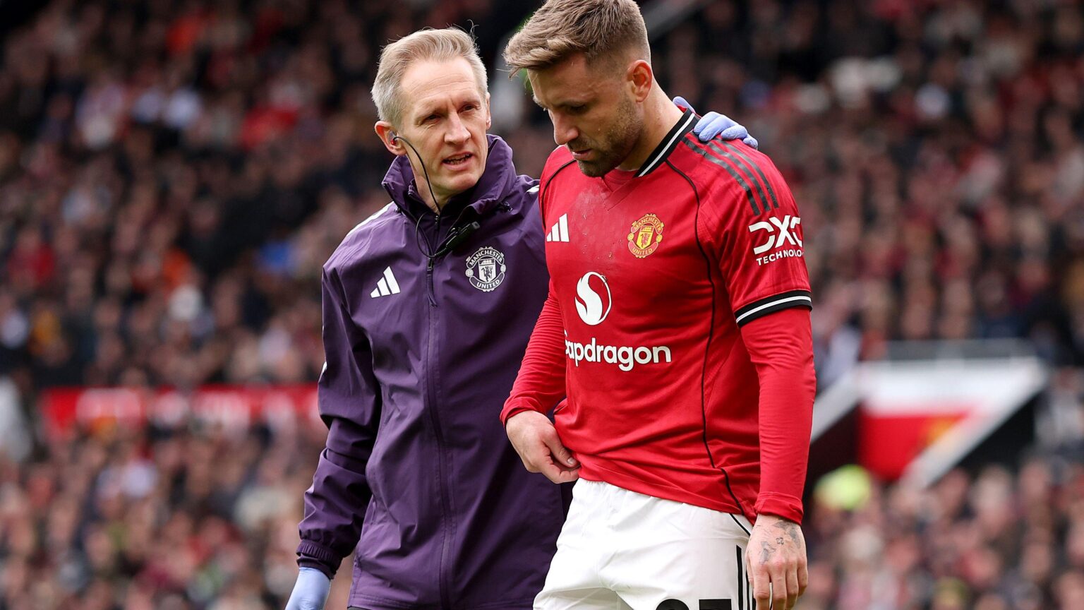 Man United suffer new injury blow as Luke Shaw forced off with suspected serious issue