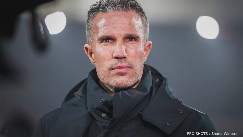 Van Persie: "Ga achter de spelers staan, want dat is hoe De Kuip hoort te zijn"