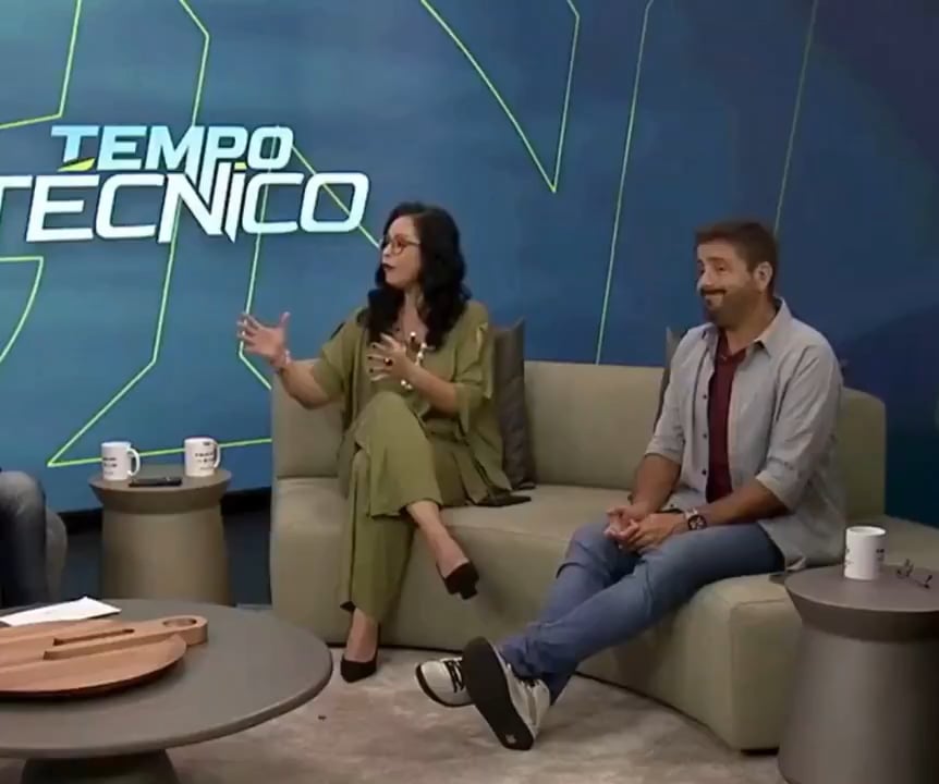 Nicola: "Você acha que ele (Leonardo Jardim) é melhor do que o Ancelotti?" Elia Jr.: "Você tá de brincadeira? É óbvio que é. Já conversei com 5 ex-jogadores do Ancelotti e todos me falaram: 'Ele taticamente é fraco'..."