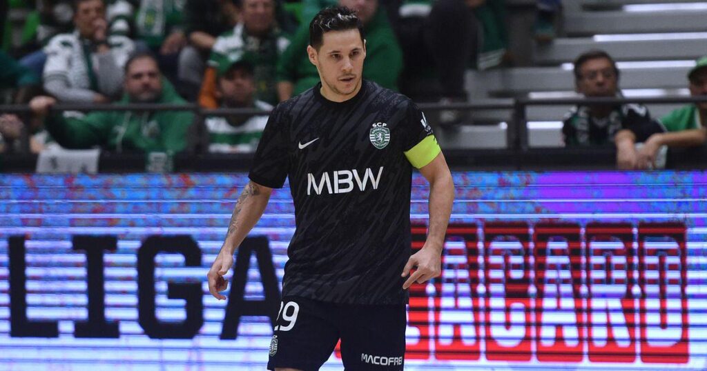 Capitão do Sporting envolvido em confusão com árbitro em jogo de sub-13 | A Bola