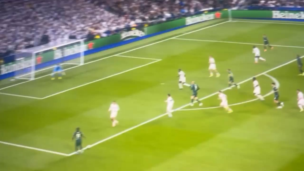 Haaland’s movement in the box…