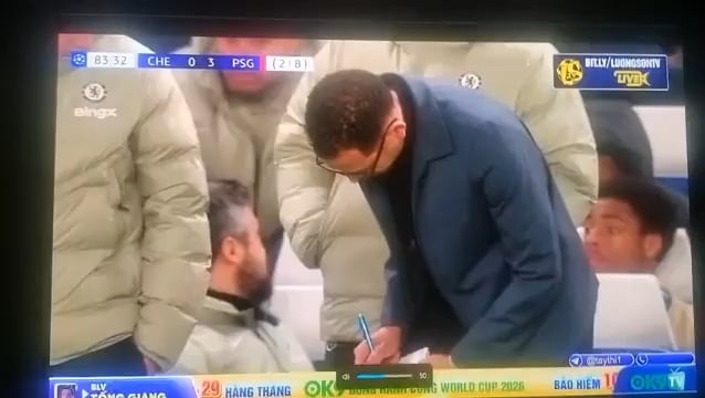 Rosenior handing Garnacho notes down 8-2 to Paris SG