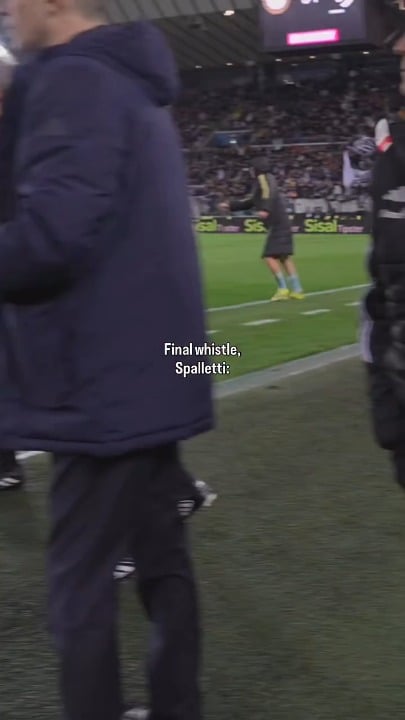 Spaletti celebrating after final whistle