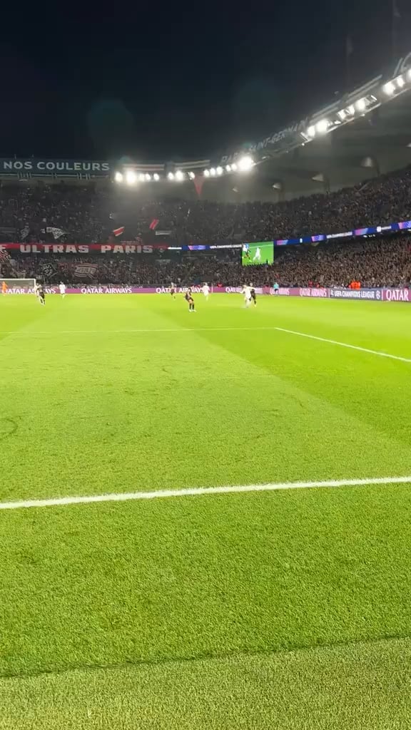 Alternative angle of Enzo goal celebration against PSG