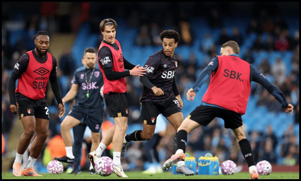 United ‘monitoring’ Tyler Adams after injury return MANCHESTER, ENGLAND - NOVEMBER 02: Alex Scott and Tyler Adams of AFC Bournemouth warm up prior to the Premier League match between Manchester City and Bournemouth at Etihad Stadium on November 02, 2025 in Manchester, England.