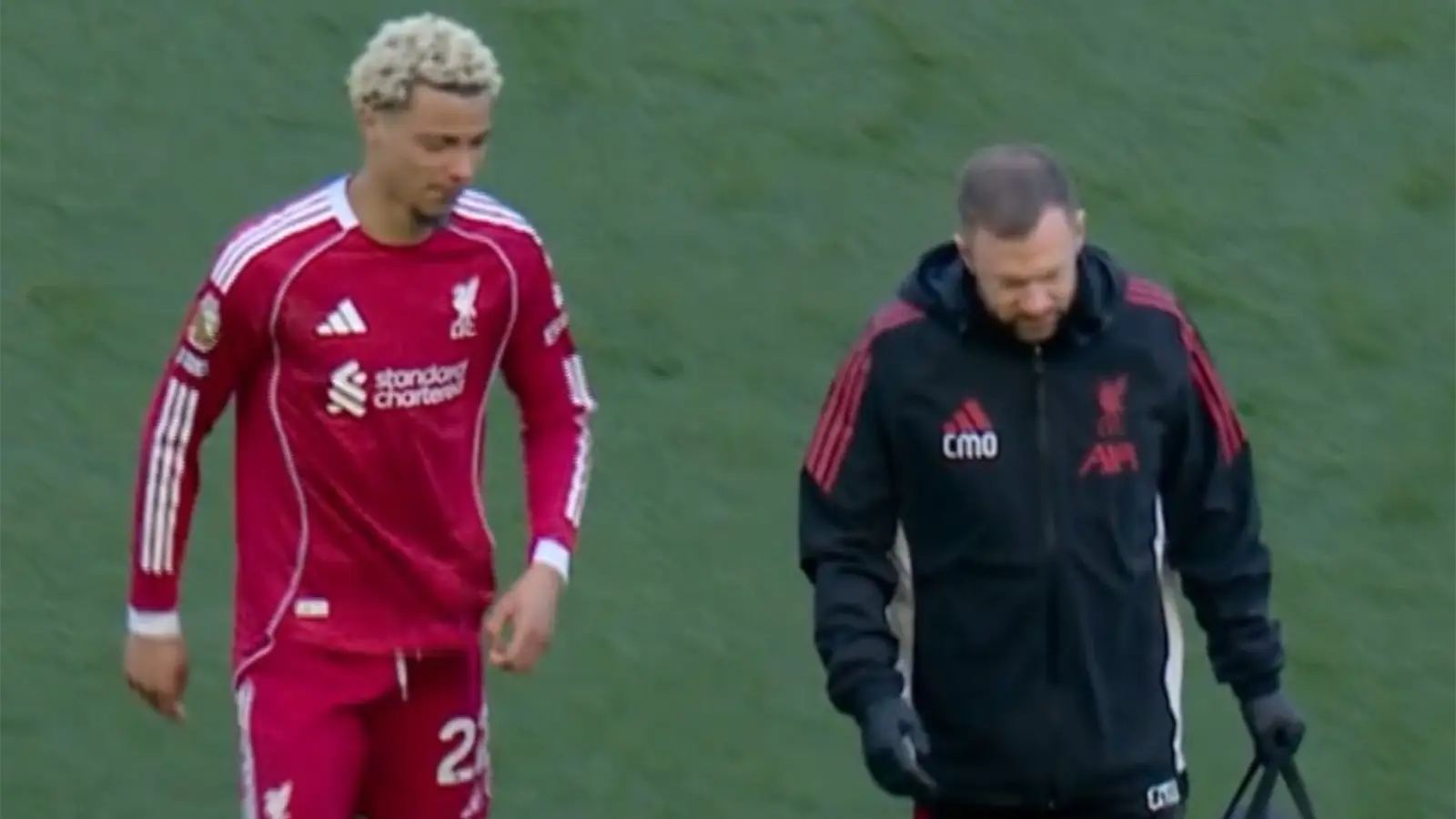 Liverpool fans not happy after hearing why Hugo Ekitike was taken off vs Brighton