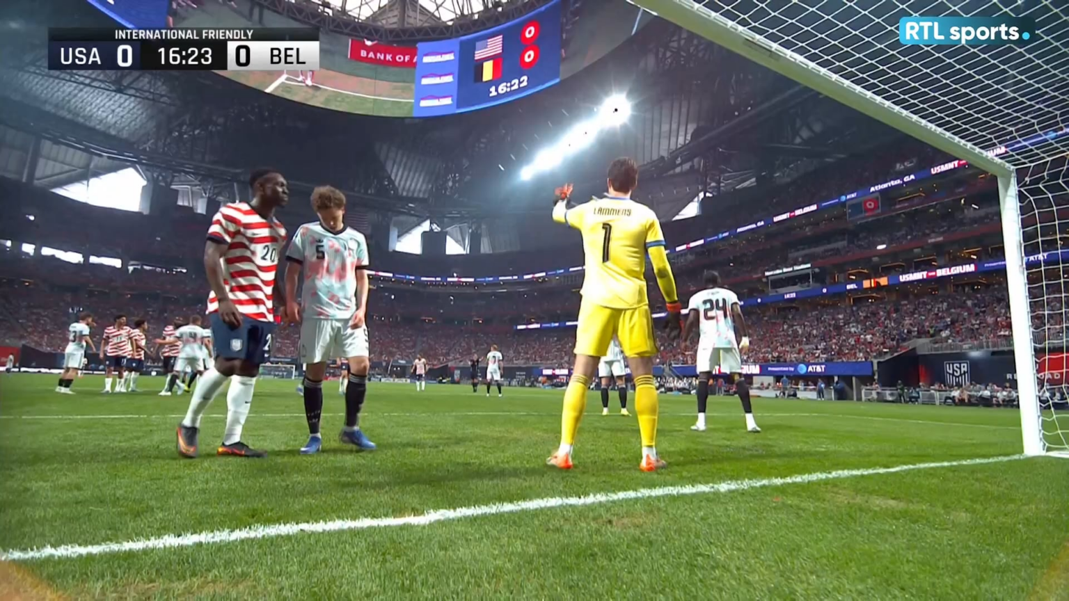 Senne Lammens great save vs Weston McKennie - USA vs Belgium