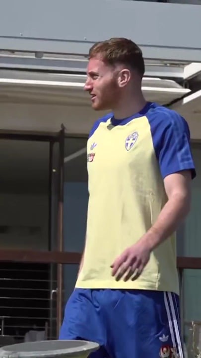 Dejan Kulusevski walking with a slight limp with the Swedish national team