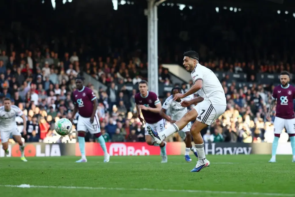 Jimenez scores for the first time since father's death as Fulham beat Burnley 3-1