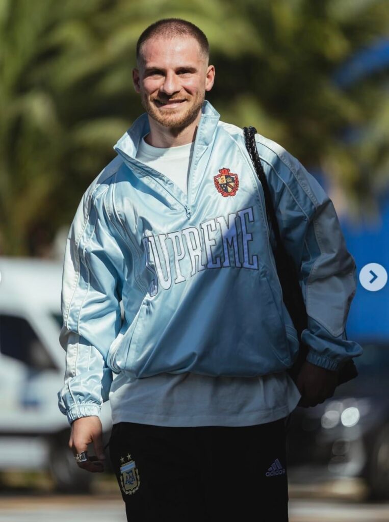 Alexis Mac Allister‘s new hair style