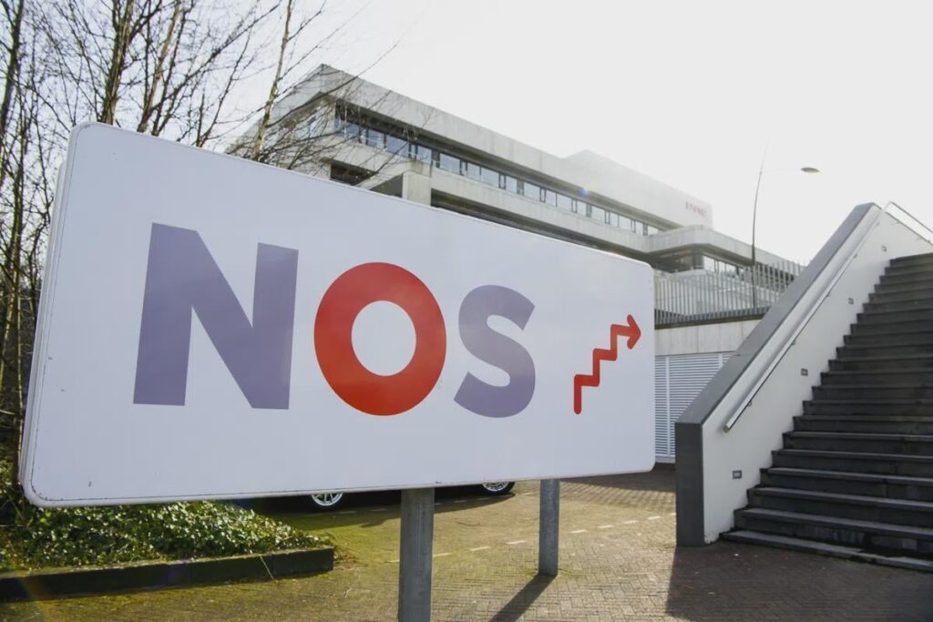 WK bij NOS: minder commentatoren op locatie en reclame tijdens drinkpauzes wegens overvolle speelschema en budgettaire redenen