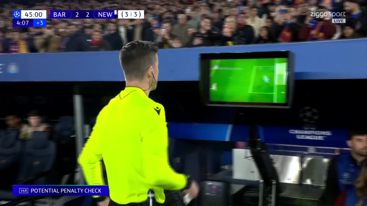 Barcelona [3]-2 Newcastle - Lamine Yamal 45+7' (Pen)