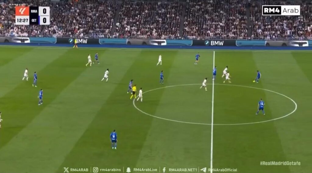 Vini misses an easy chance 12’