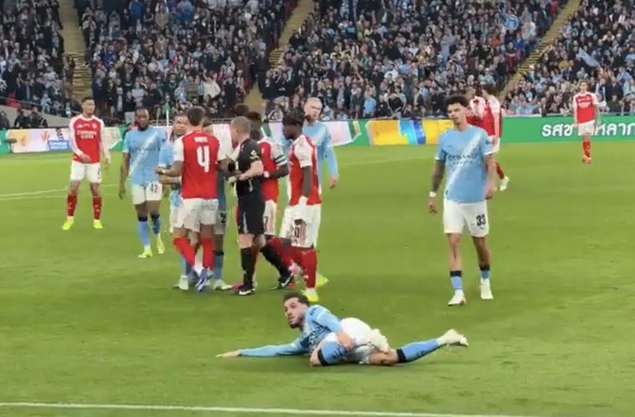 Draw me like one of your French wingers