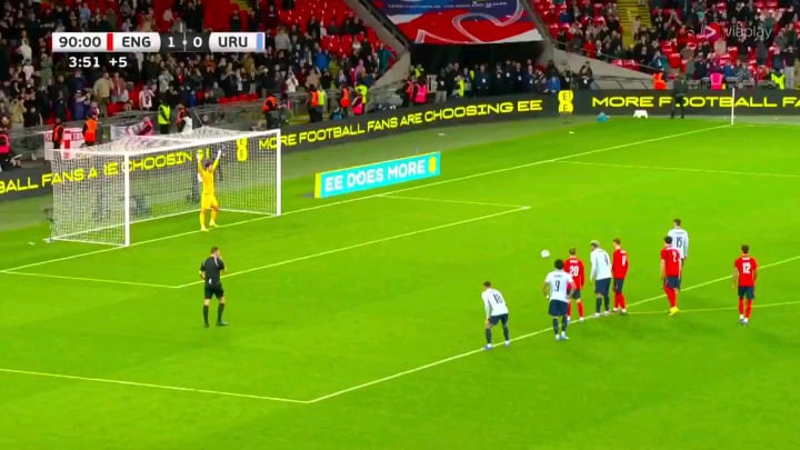 Valverde score against england to make it 1-1. What a pen 🥶🥶