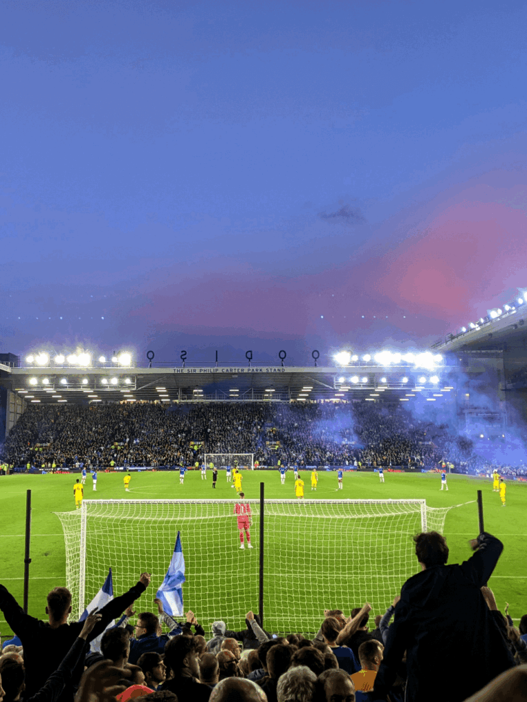 Who remembers the sky that night...