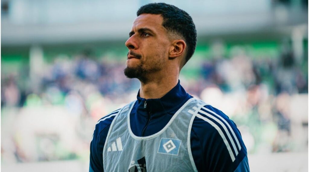 HSV-Stürmer Glatzel beklagt mangelnde Einsatzzeiten: "Das ist maximal frustrierend [...] Wenn man bis zum Heidenheim-Spiel zurückgeht, sind es jetzt sogar fünf von sieben Spielen, in denen ich komplett auf der Bank saß, obwohl ich zu 100 Prozent wieder fit bin. "