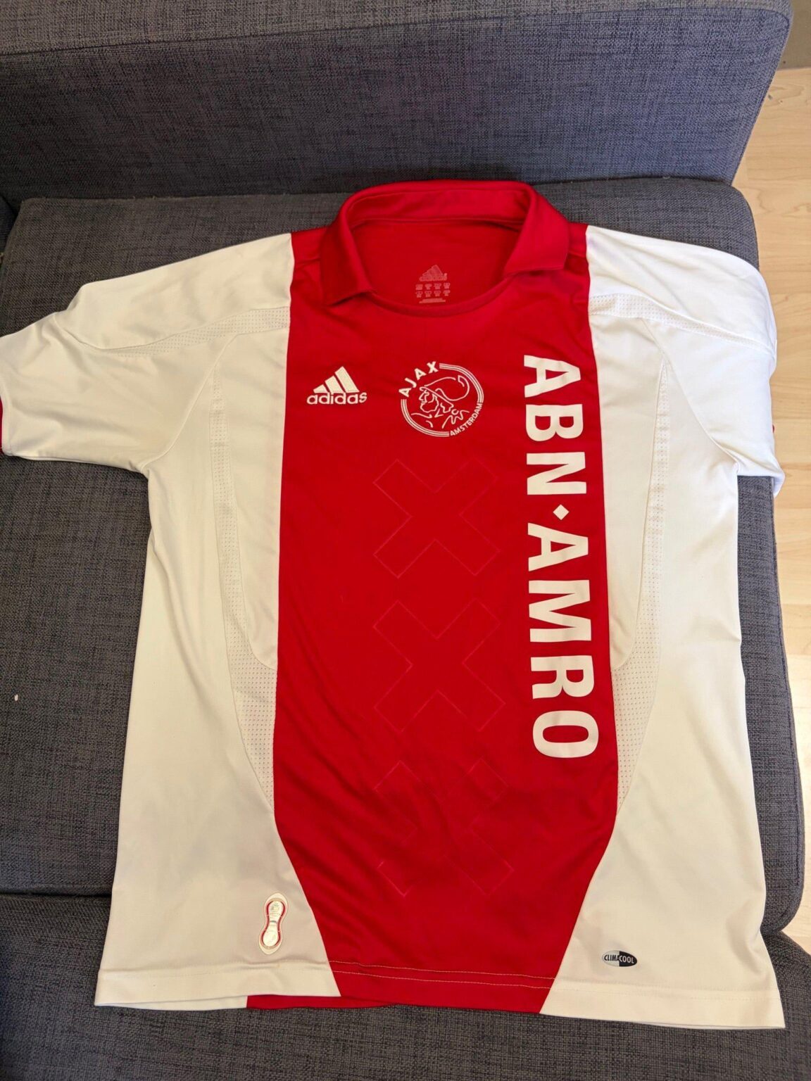 Auction sell Ajax 07/08 kit.