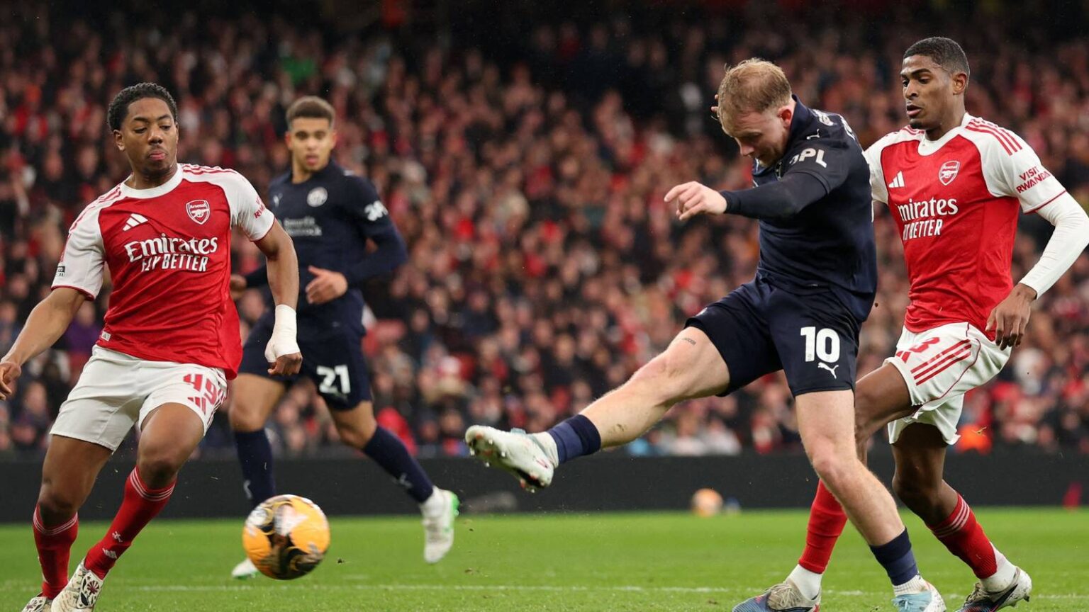 How much Ipswich Town or Stoke City may have to pay Huddersfield Town’s Joe Taylor in wages