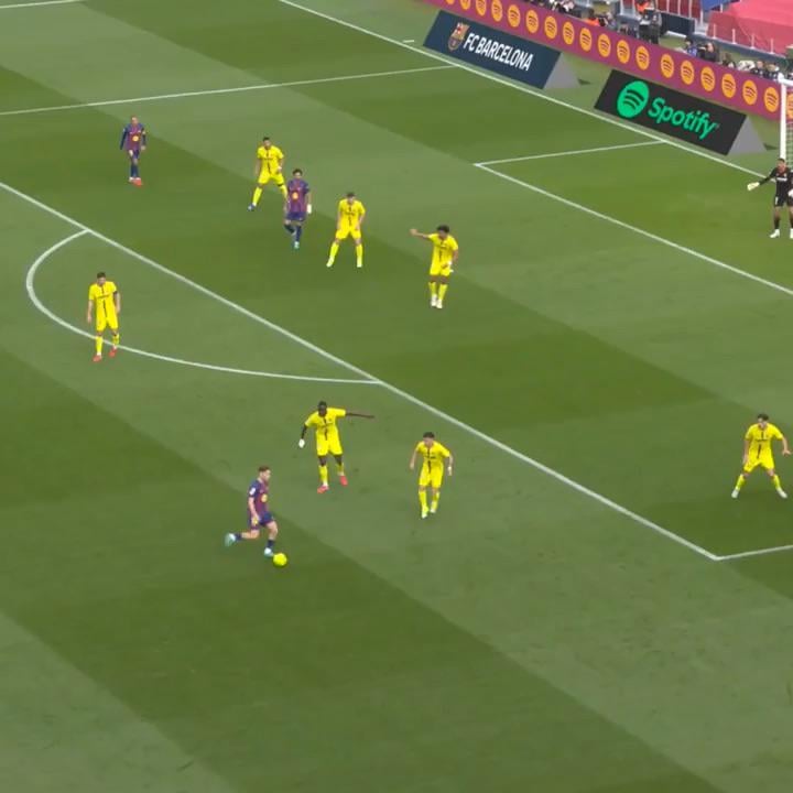 Yamal demonstrating his skill against Villarreal.