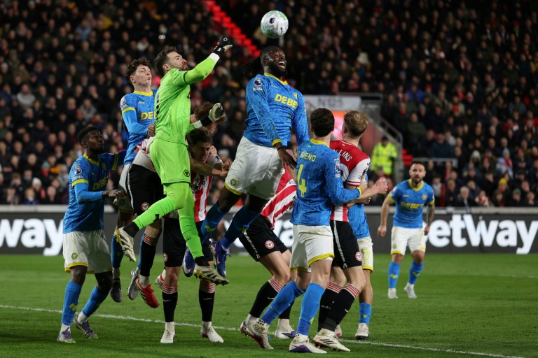 Wolves fightback frustrates Brentford - Yahoo Sports